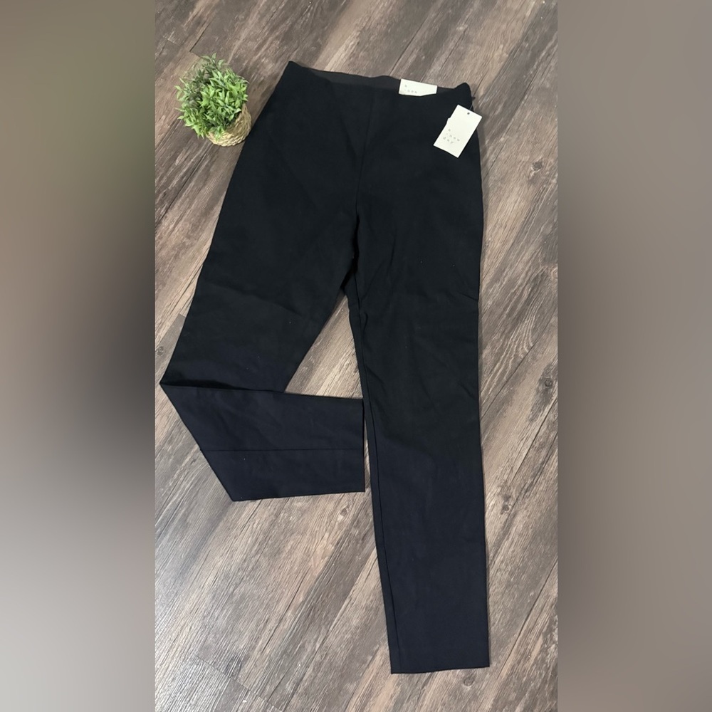 A new day, womens black, skinny ankle, high rise
fitted gip&thigh/ Stretch